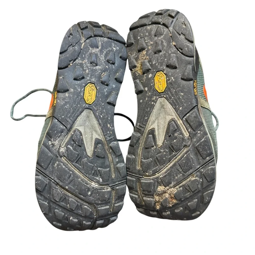 Topo brand athletic